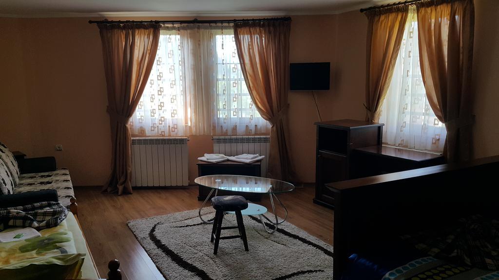Guest House Maria Koprivstica Kültér fotó